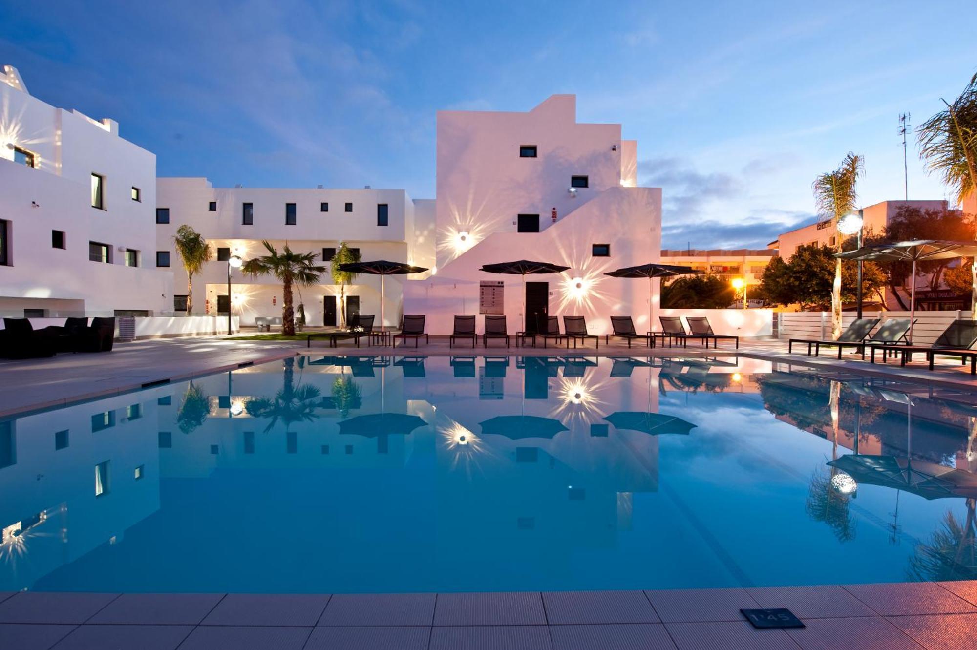 Migjorn Ibiza Suites & Spa Playa d'en Bossa Konforlar fotoğraf