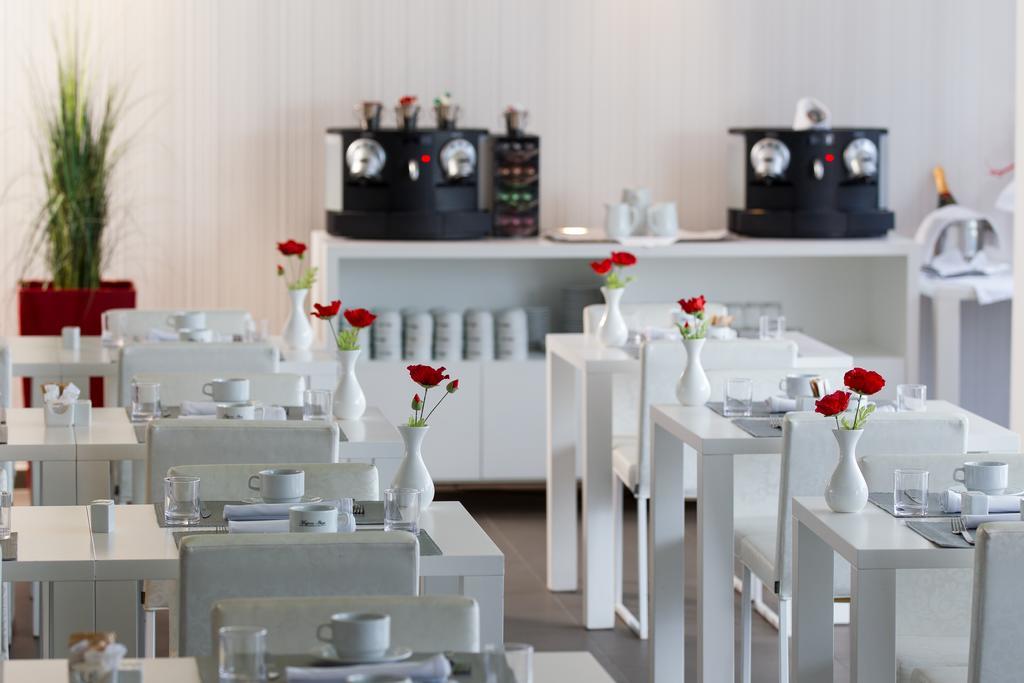 Migjorn Ibiza Suites & Spa Playa d'en Bossa Dış mekan fotoğraf